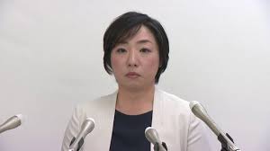 上野蛍氏