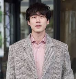 ジャケットの坂口健太郎