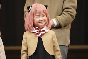 アーニャ役の福地美晴