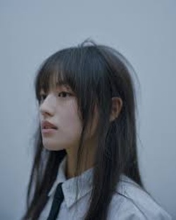 横顔の上坂樹里