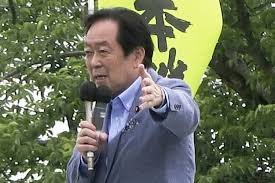 手を広げる石井氏