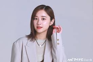 ジャケットの堀田真由