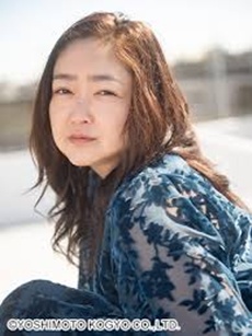 横向きの池脇千鶴
