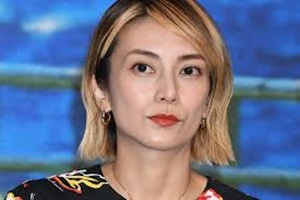 金髪の柴咲コウ