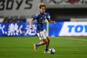 中村敬斗のすね当て